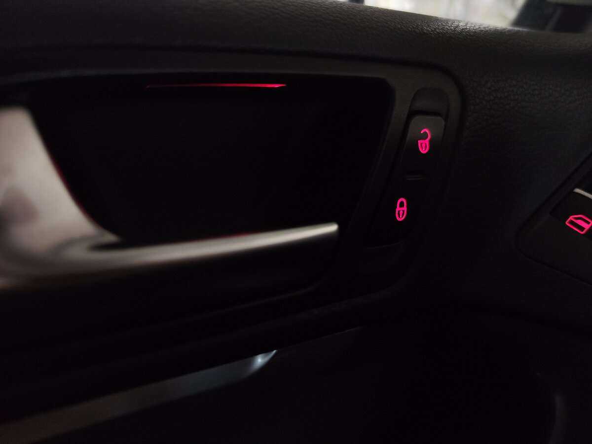 Купить Volkswagen Tiguan с пробегом. Фото: #17