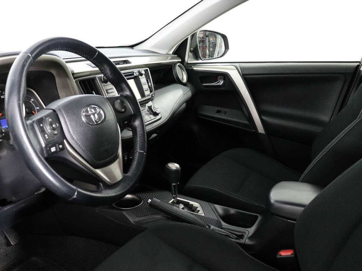 Купить Toyota RAV4 с пробегом. Фото: #9