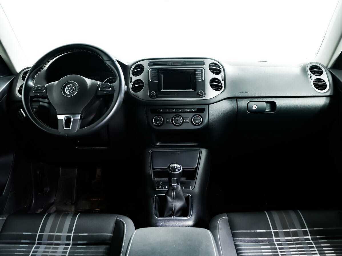 Купить Volkswagen Tiguan с пробегом. Фото: #10