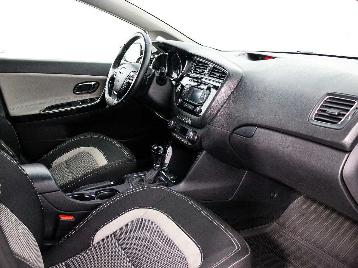Купить Kia Ceed с пробегом. Фото: #6