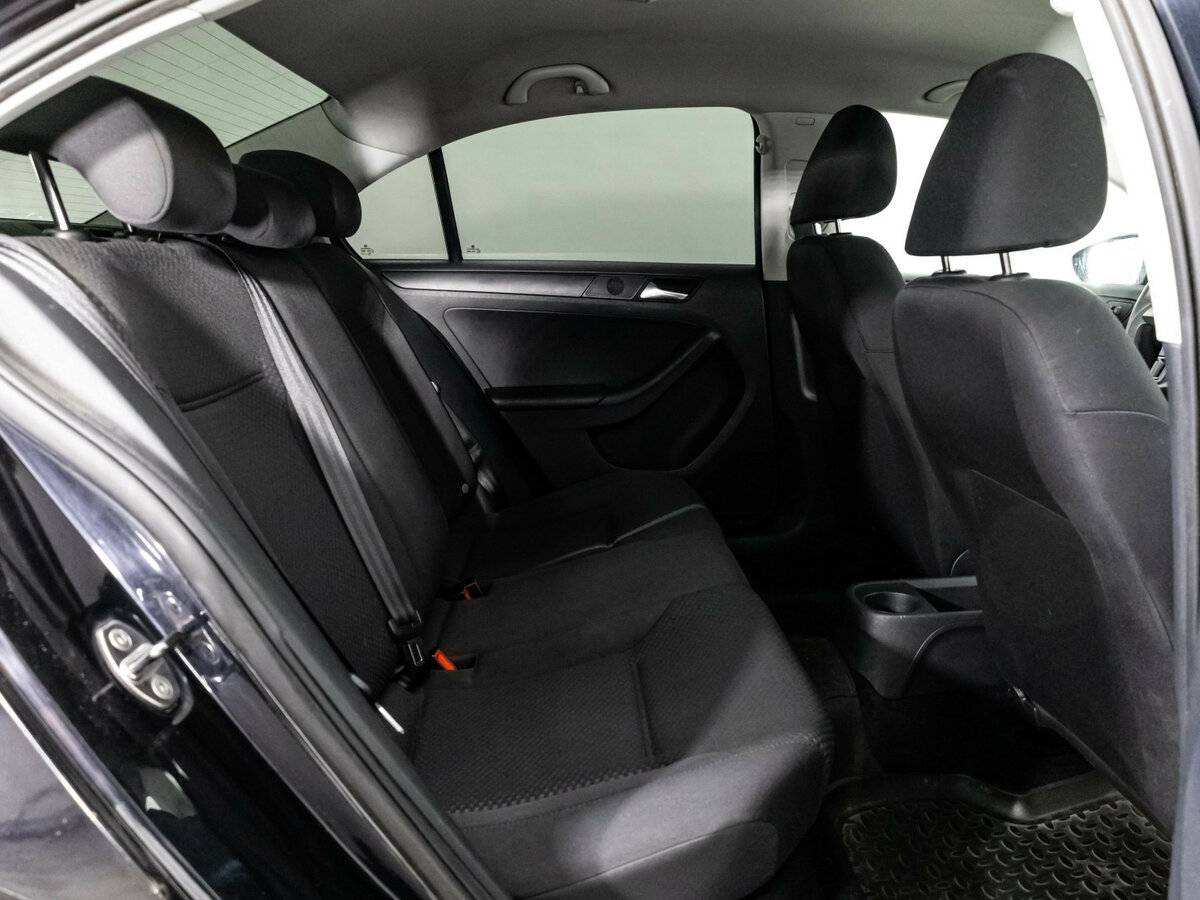 Купить Volkswagen Jetta с пробегом. Фото: #10