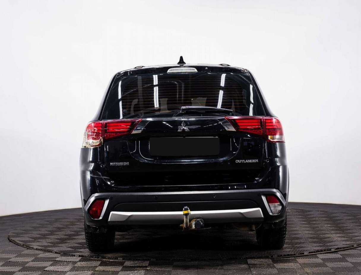 Купить Mitsubishi Outlander с пробегом. Фото: #4