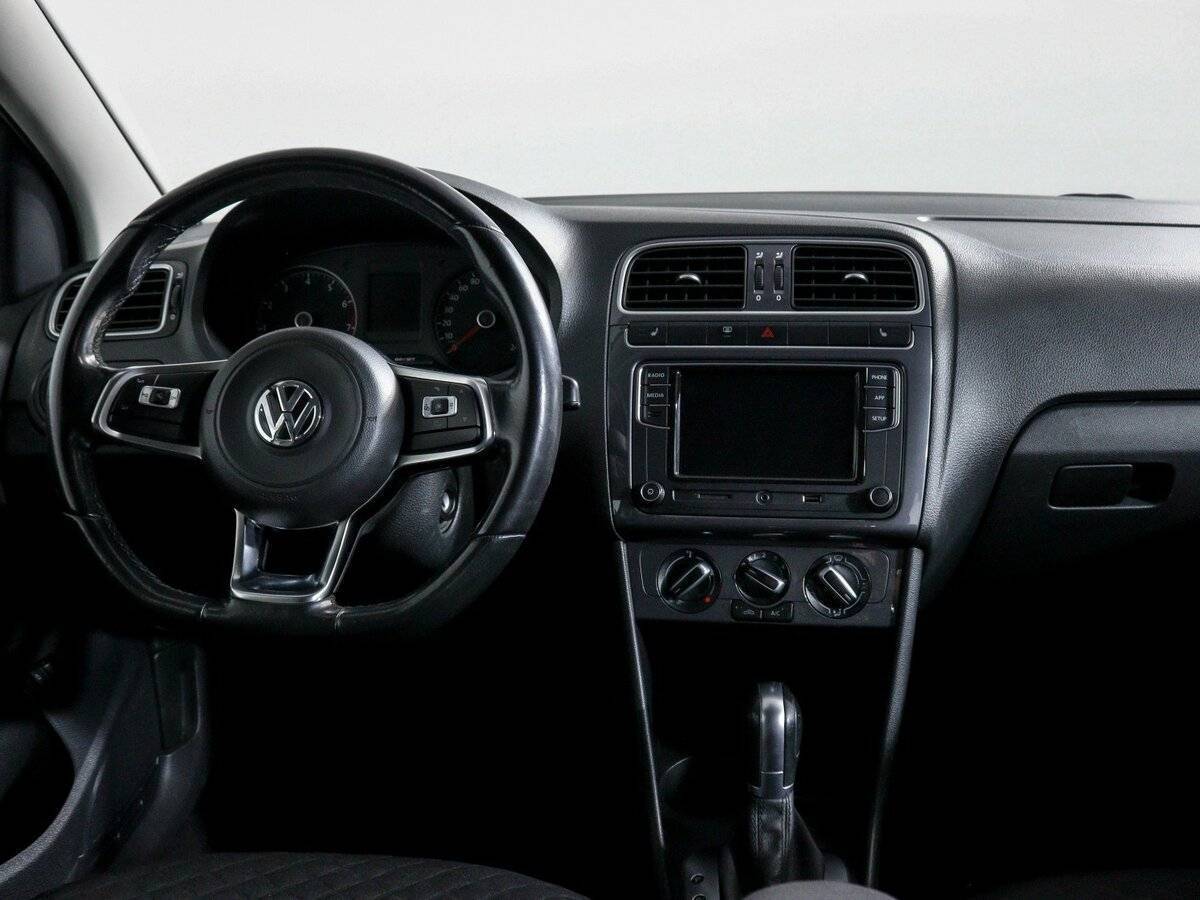 Купить Volkswagen Polo с пробегом. Фото: #11