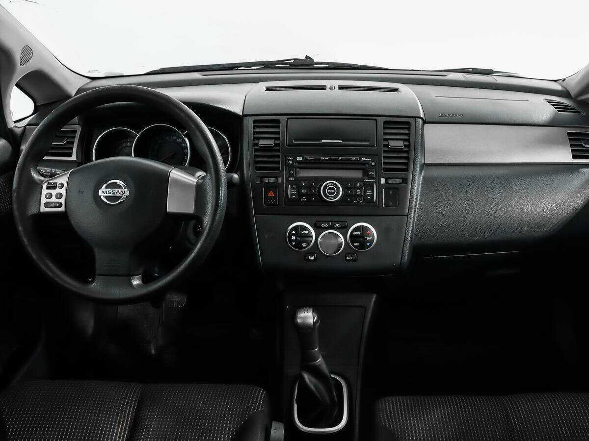 Купить Nissan Tiida с пробегом. Фото: #11