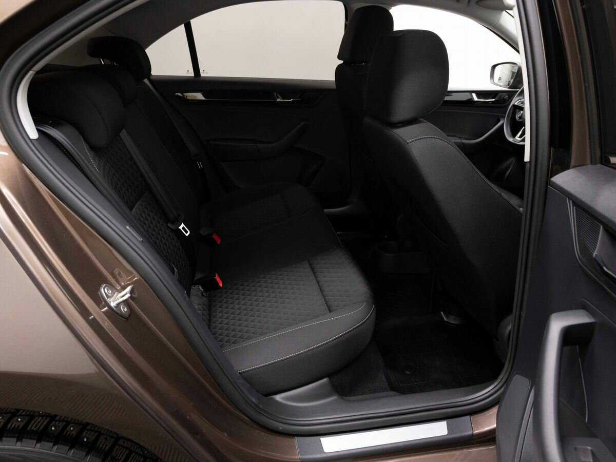 Купить Skoda Rapid с пробегом. Фото: #11