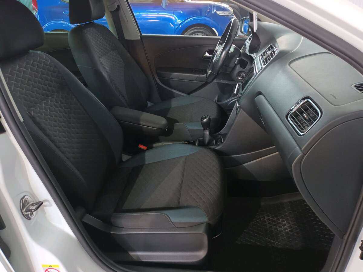 Купить Volkswagen Polo с пробегом. Фото: #12