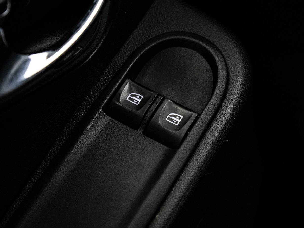 Купить Nissan Terrano с пробегом. Фото: #11