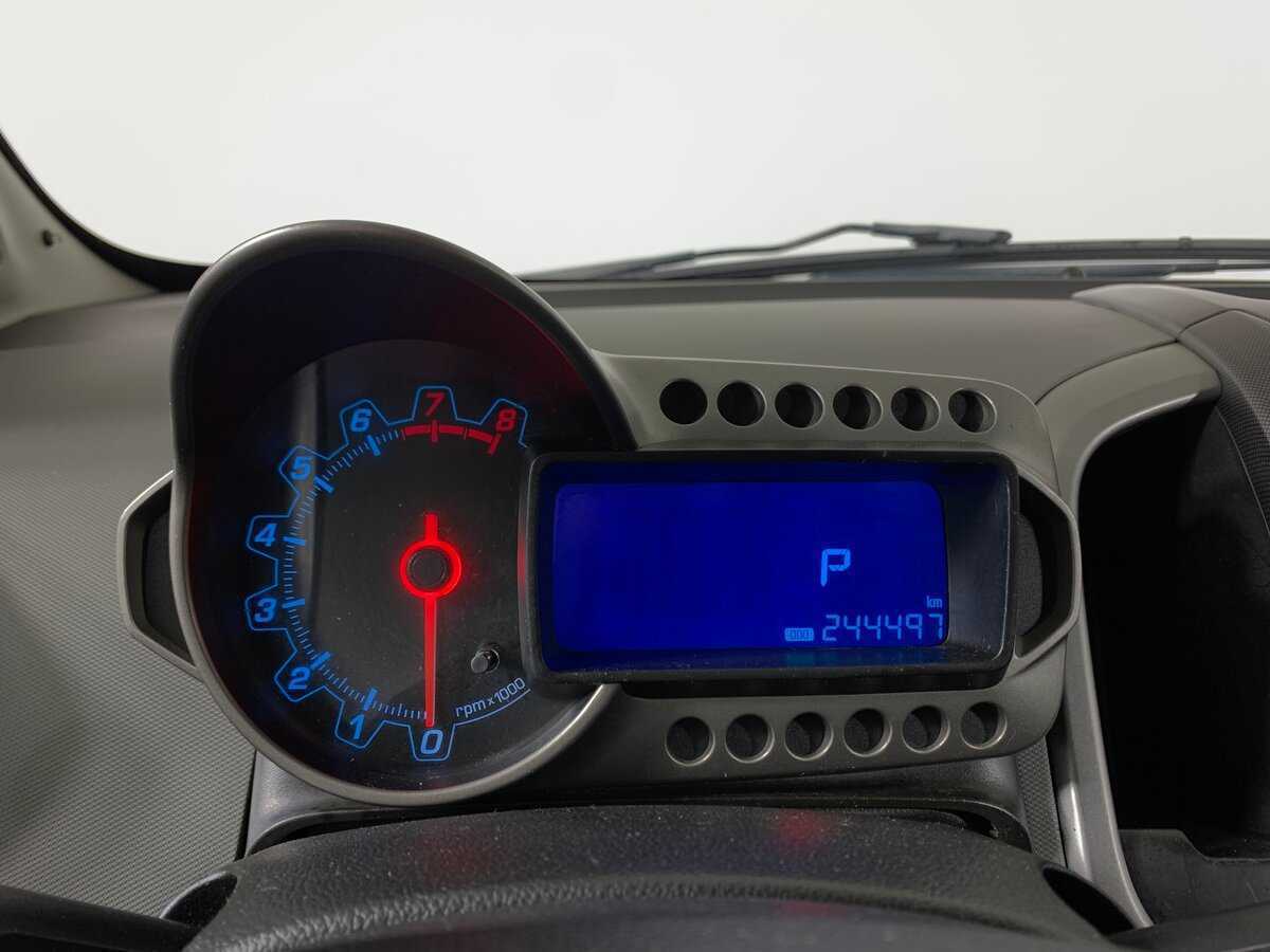 Купить Chevrolet Aveo с пробегом. Фото: #14