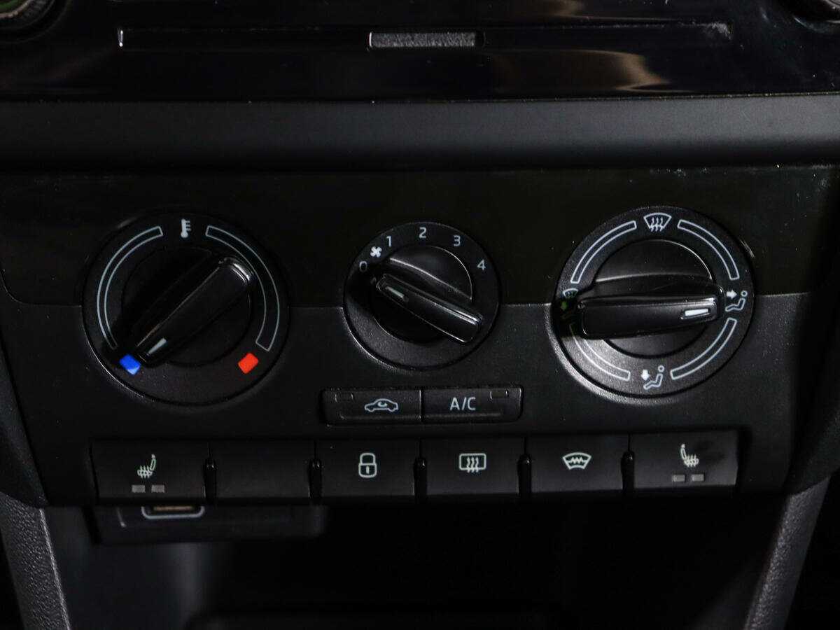 Купить Skoda Rapid с пробегом. Фото: #13