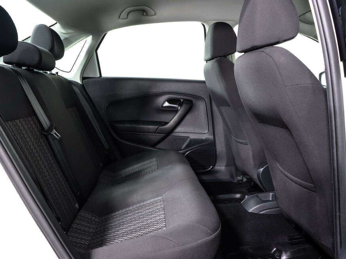 Купить Volkswagen Polo с пробегом. Фото: #12