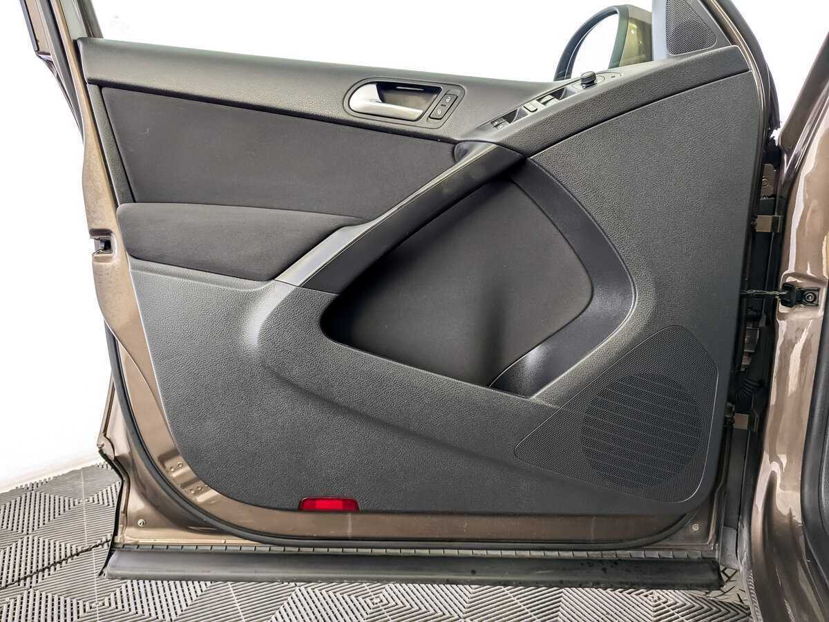 Купить Volkswagen Tiguan с пробегом. Фото: #18