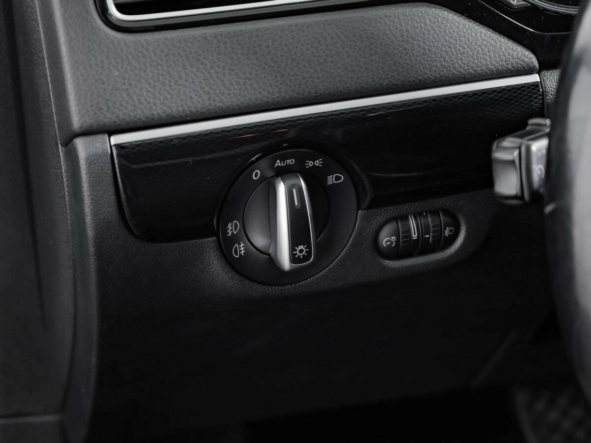 Купить Volkswagen Jetta с пробегом. Фото: #20