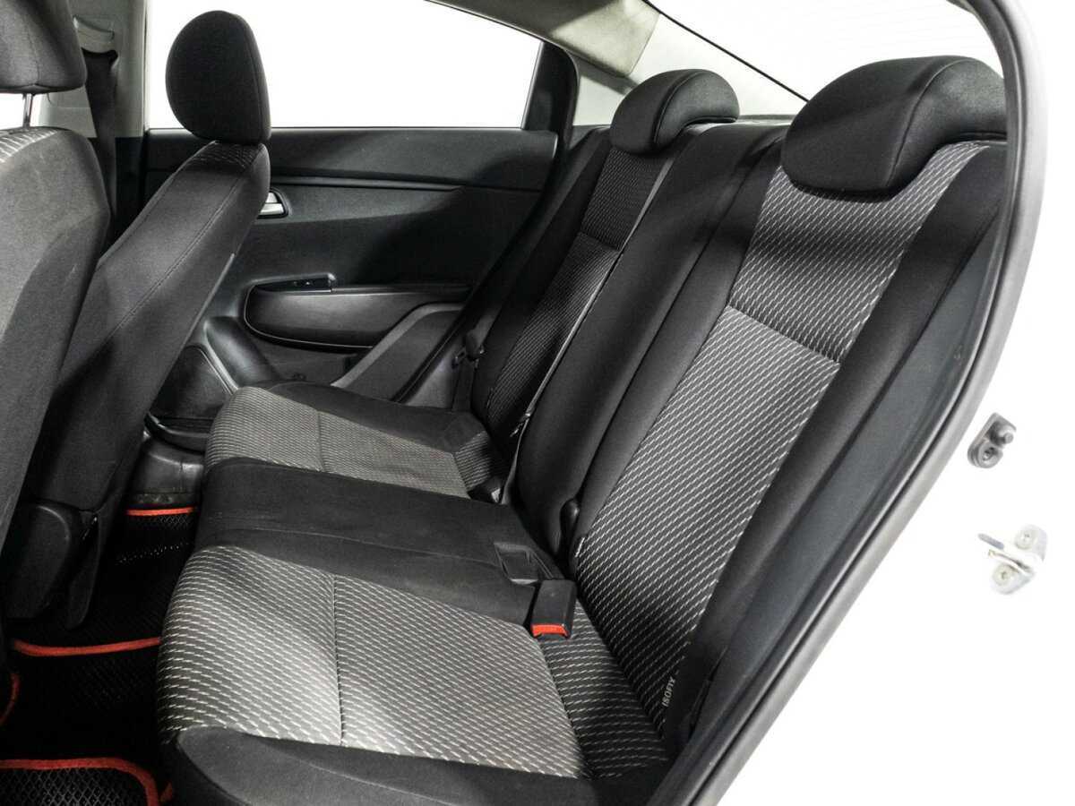 Купить Kia Rio с пробегом. Фото: #9