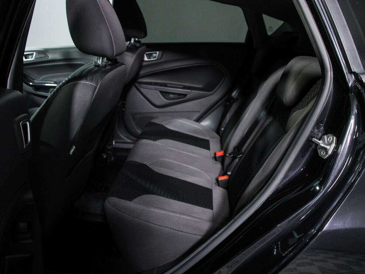 Купить Ford Fiesta с пробегом. Фото: #9