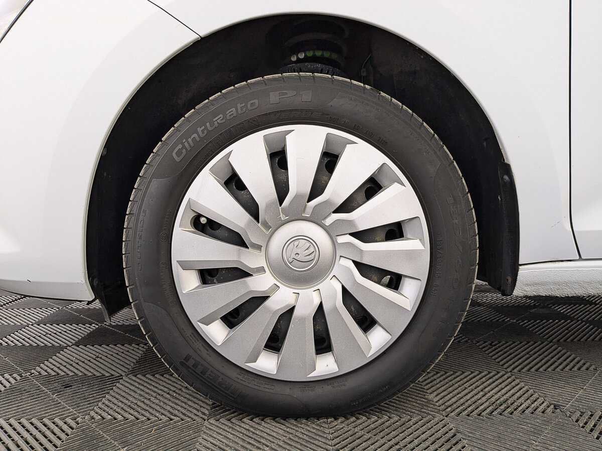 Купить Skoda Rapid с пробегом. Фото: #10