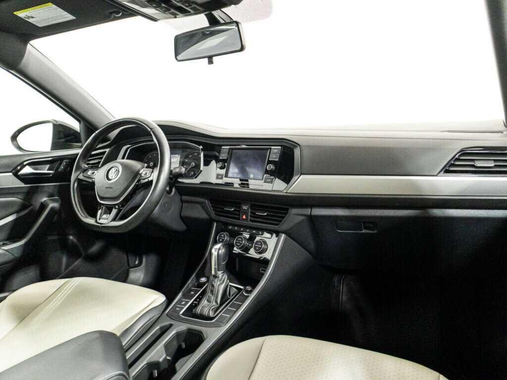 Купить Volkswagen Jetta с пробегом. Фото: #8