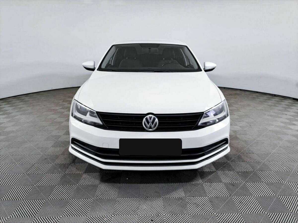 Купить Volkswagen Jetta с пробегом. Фото: #1