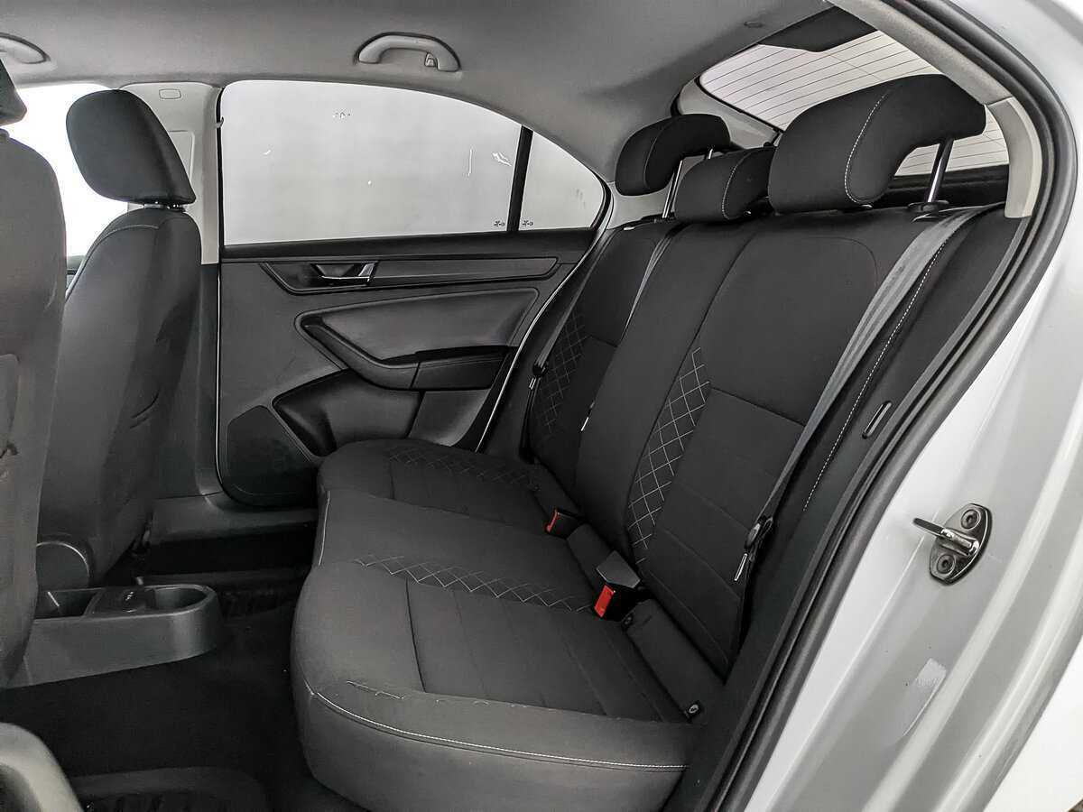 Купить Skoda Rapid с пробегом. Фото: #17