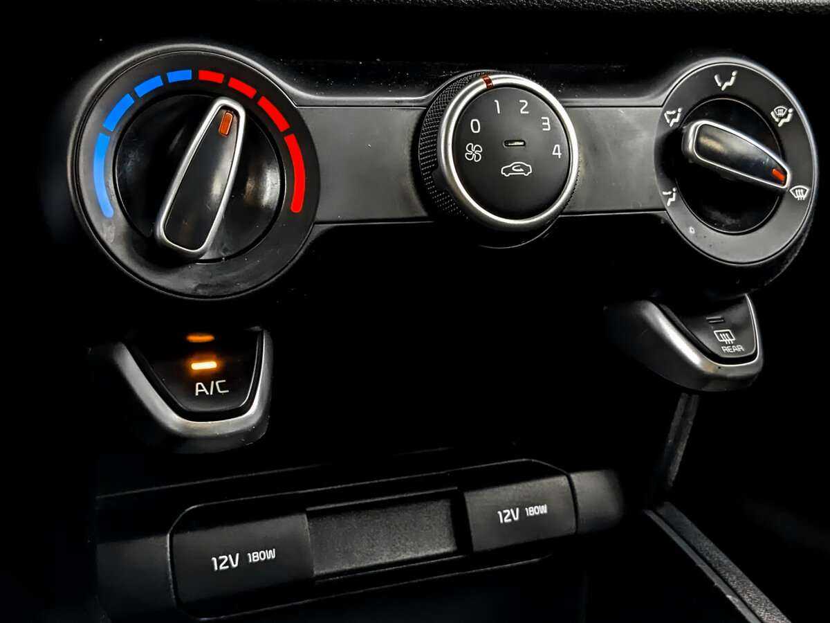 Купить Kia Rio с пробегом. Фото: #24