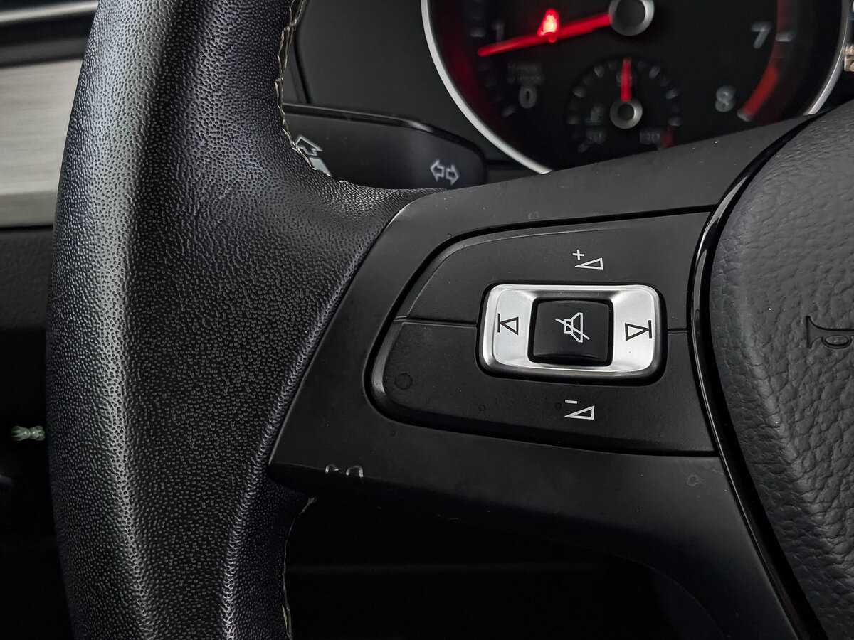 Купить Volkswagen Passat с пробегом. Фото: #26