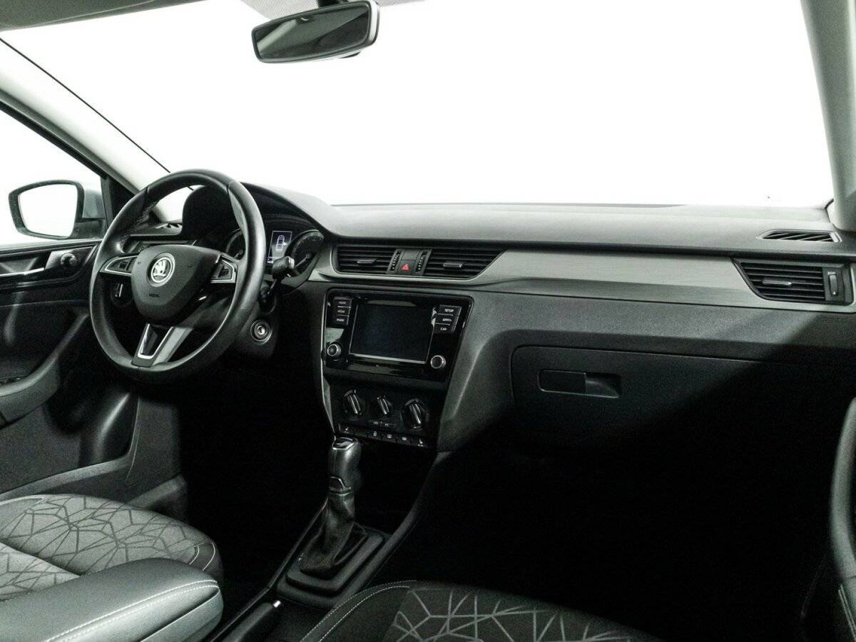 Купить Skoda Rapid с пробегом. Фото: #8