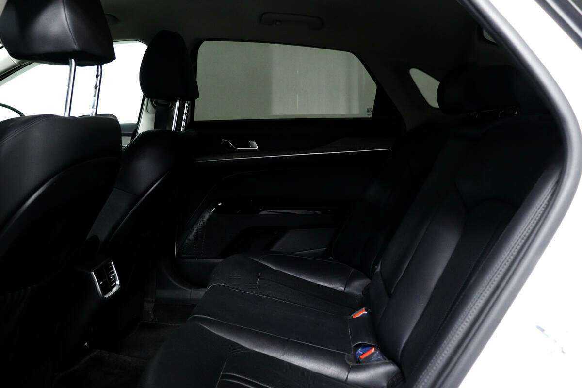 Купить Kia K5 с пробегом. Фото: #11