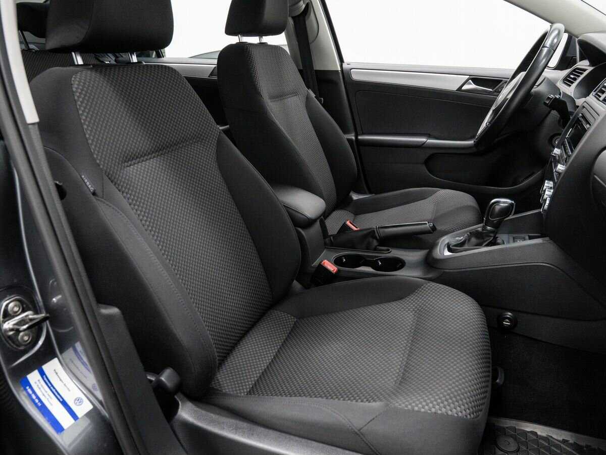 Купить Volkswagen Jetta с пробегом. Фото: #8