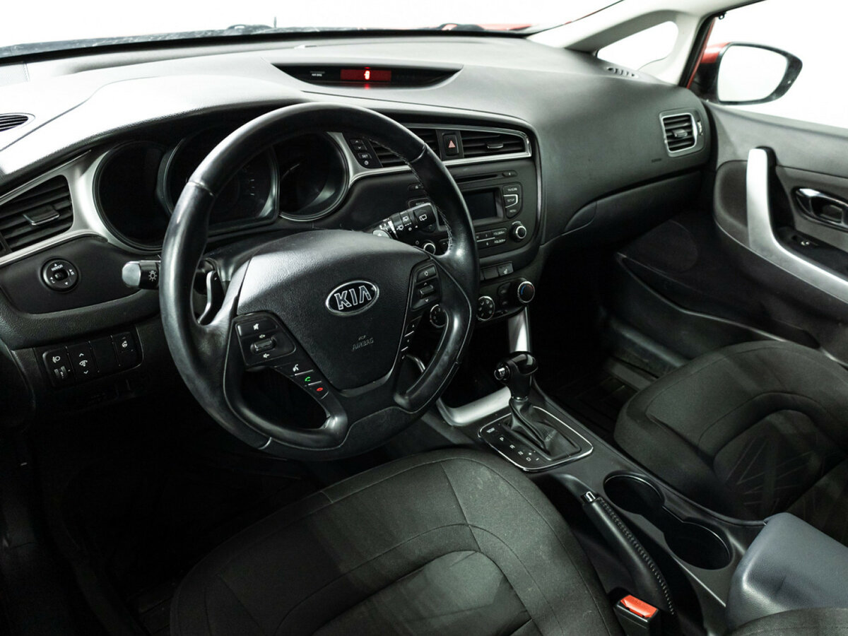 Купить Kia Ceed с пробегом. Фото: #10