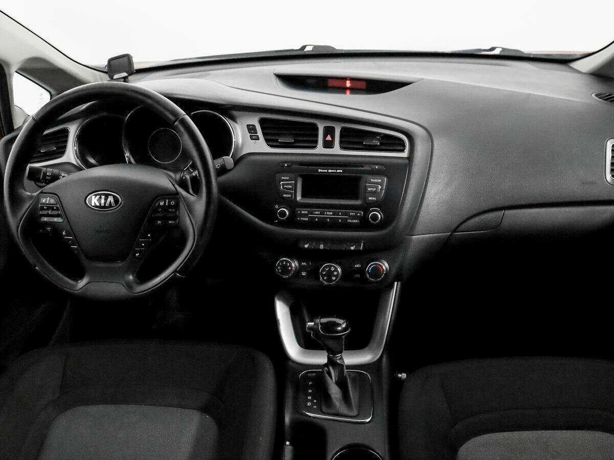 Купить Kia Ceed с пробегом. Фото: #11