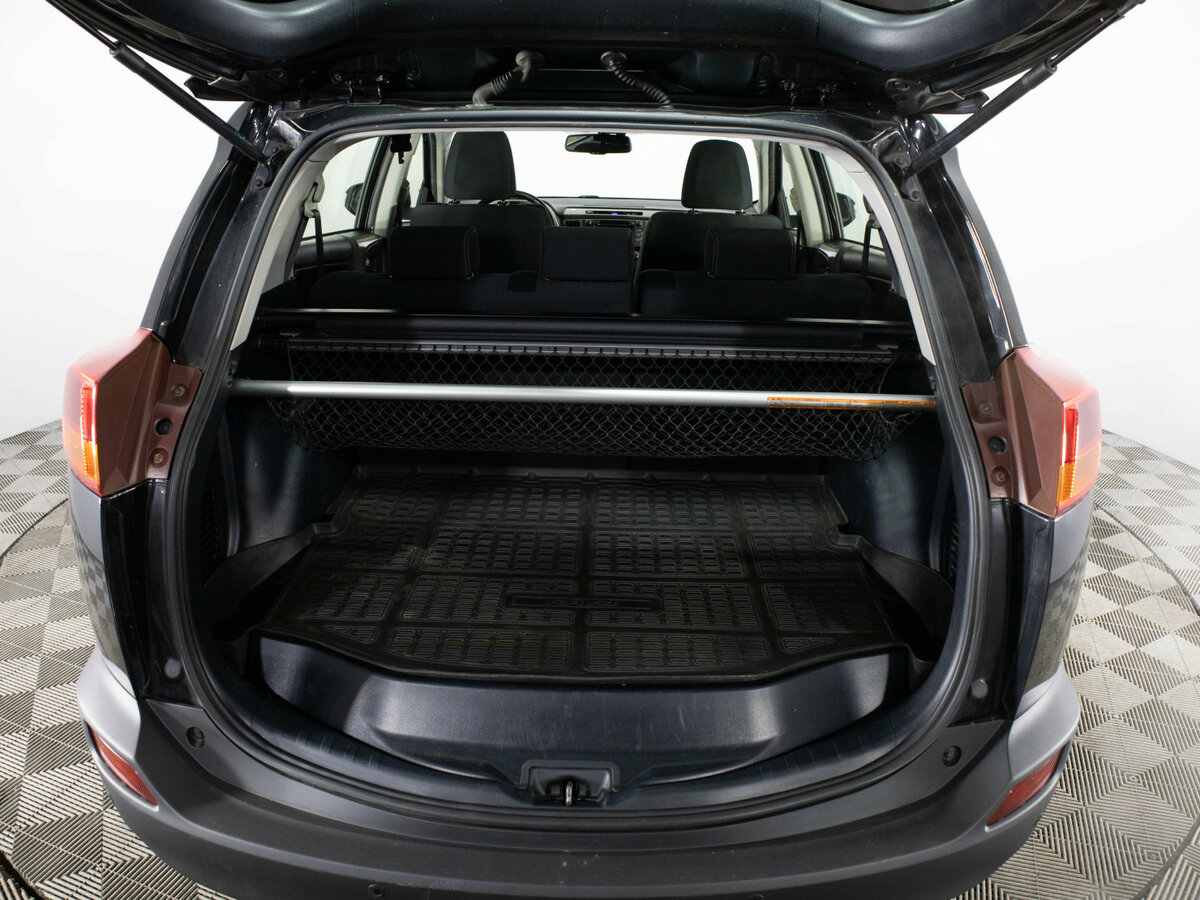 Купить Toyota RAV4 с пробегом. Фото: #8