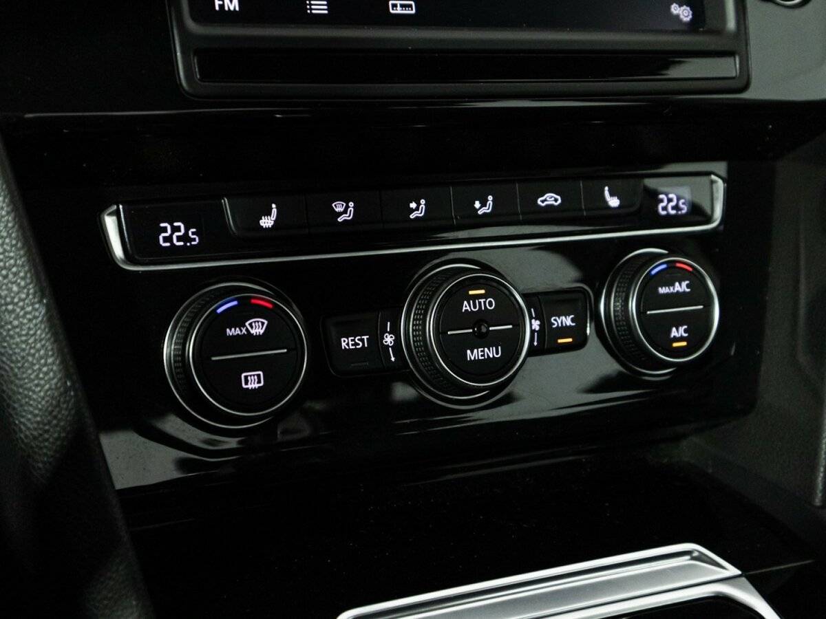 Купить Volkswagen Passat с пробегом. Фото: #19