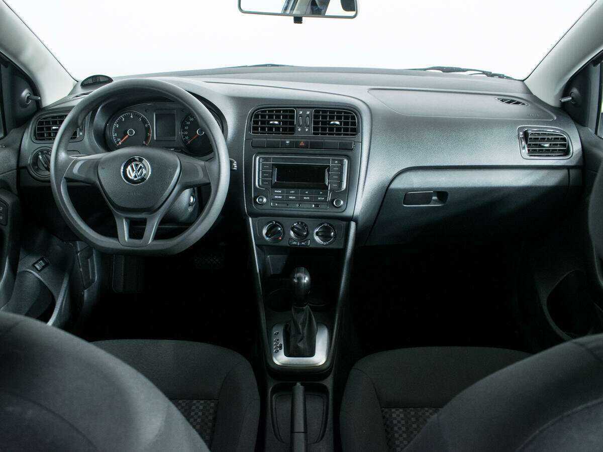 Купить Volkswagen Polo с пробегом. Фото: #11