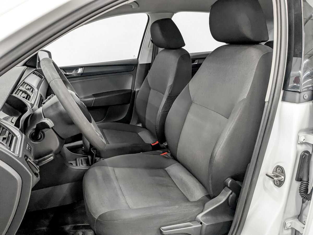 Купить Skoda Rapid с пробегом. Фото: #19