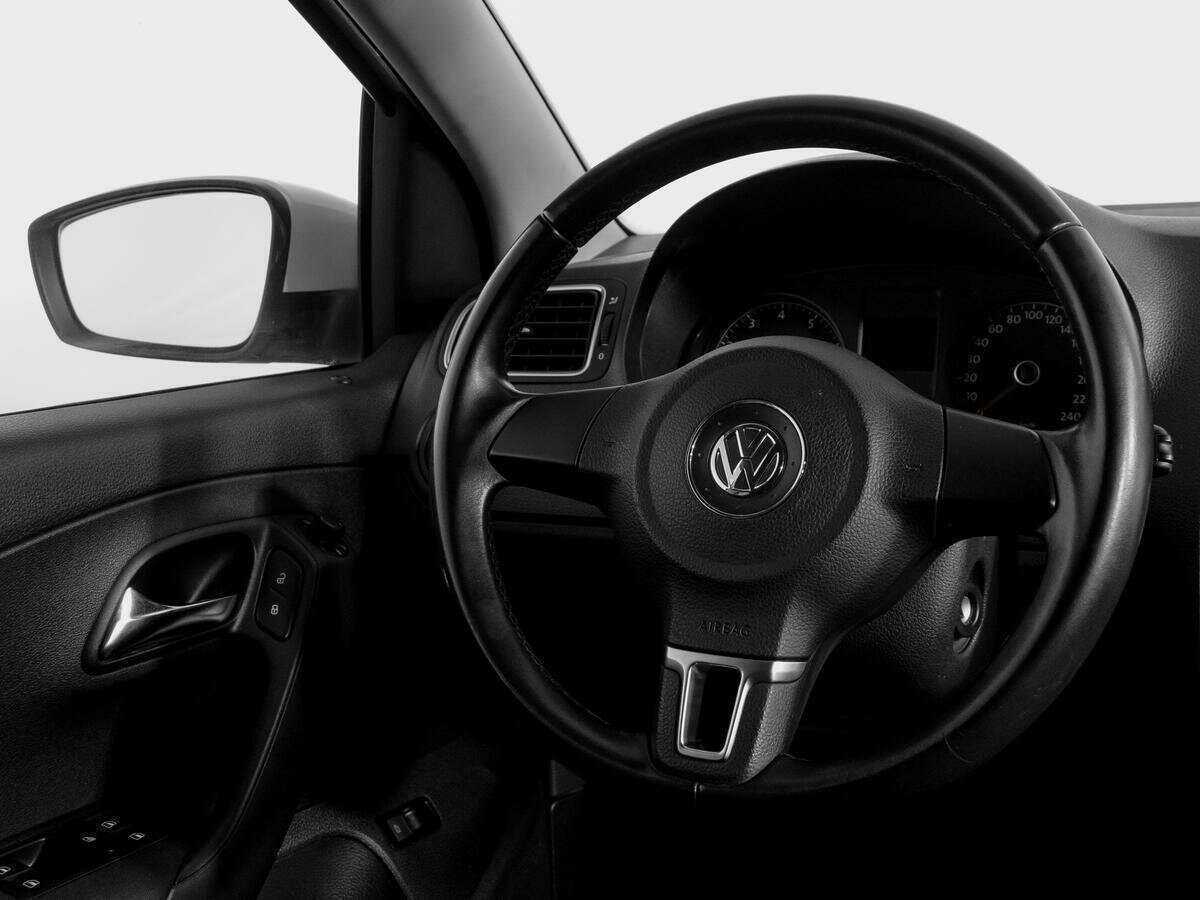 Купить Volkswagen Polo с пробегом. Фото: #13