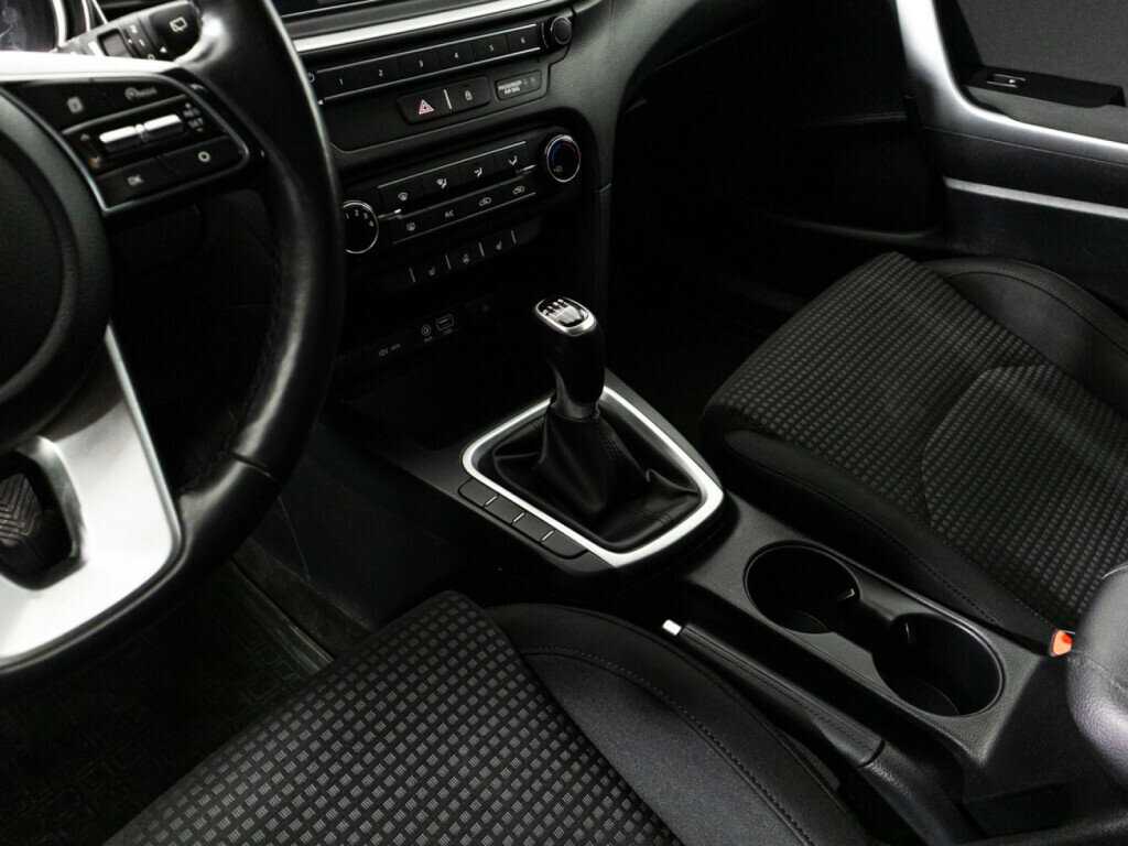 Купить Kia Ceed с пробегом. Фото: #15