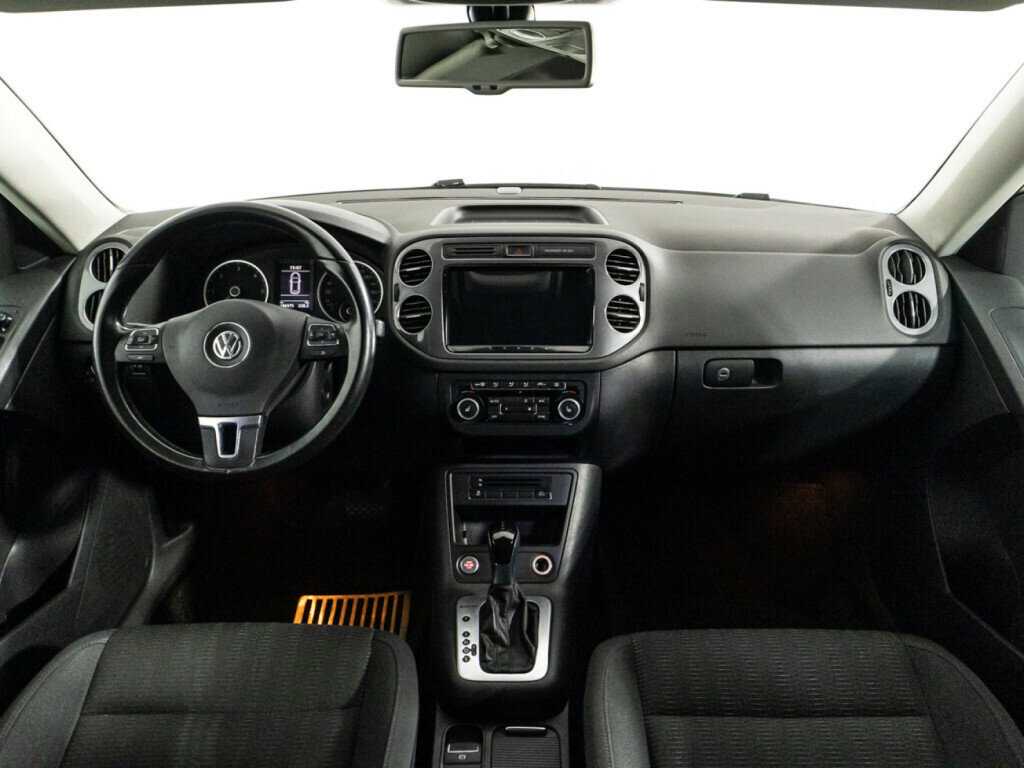Купить Volkswagen Tiguan с пробегом. Фото: #12