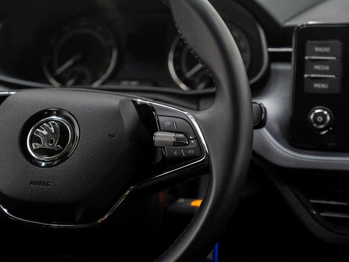 Купить Skoda Rapid с пробегом. Фото: #18