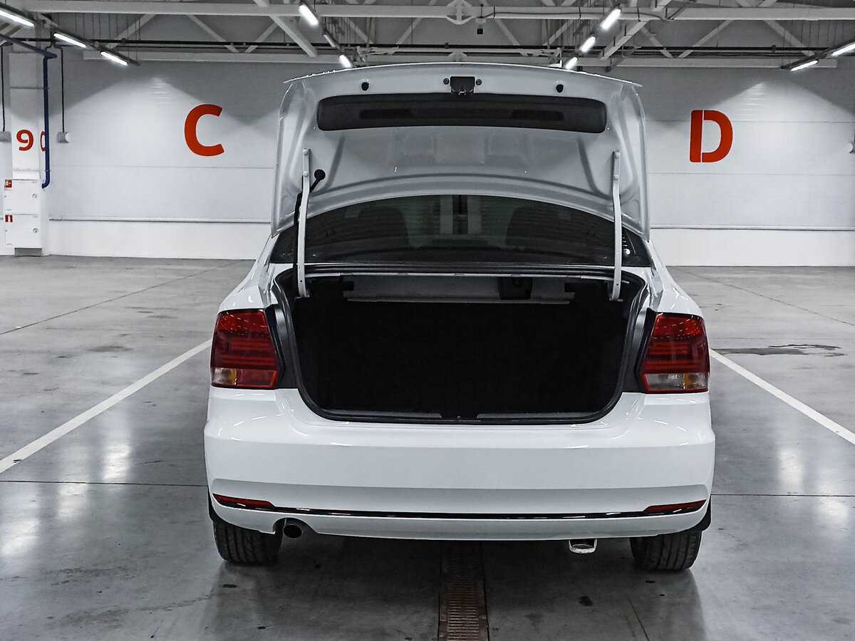 Купить Volkswagen Polo с пробегом. Фото: #8