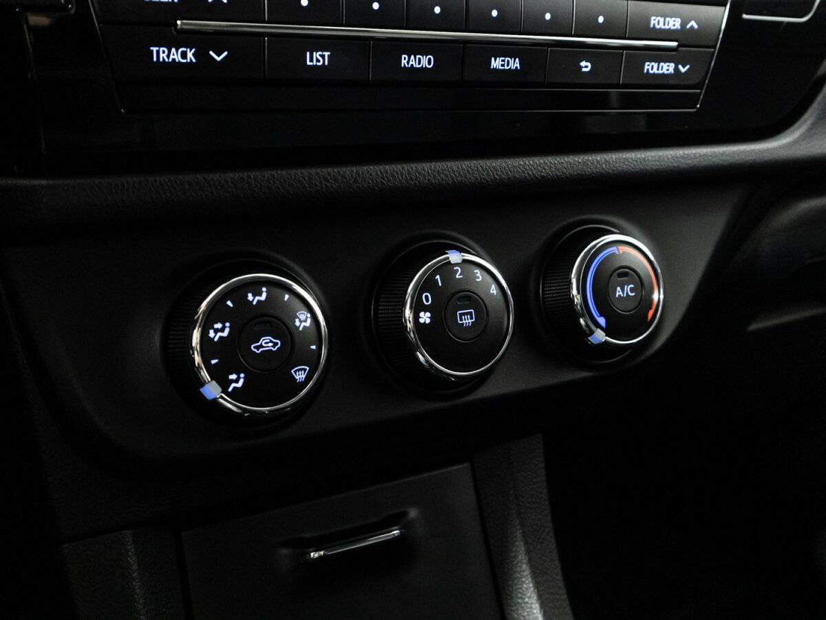 Купить Toyota Corolla с пробегом. Фото: #16