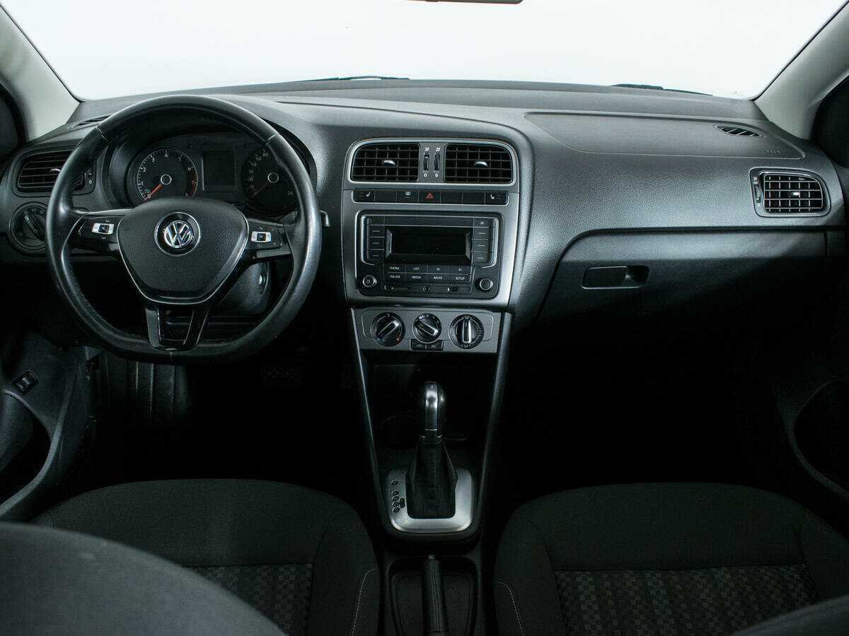 Купить Volkswagen Polo с пробегом. Фото: #11
