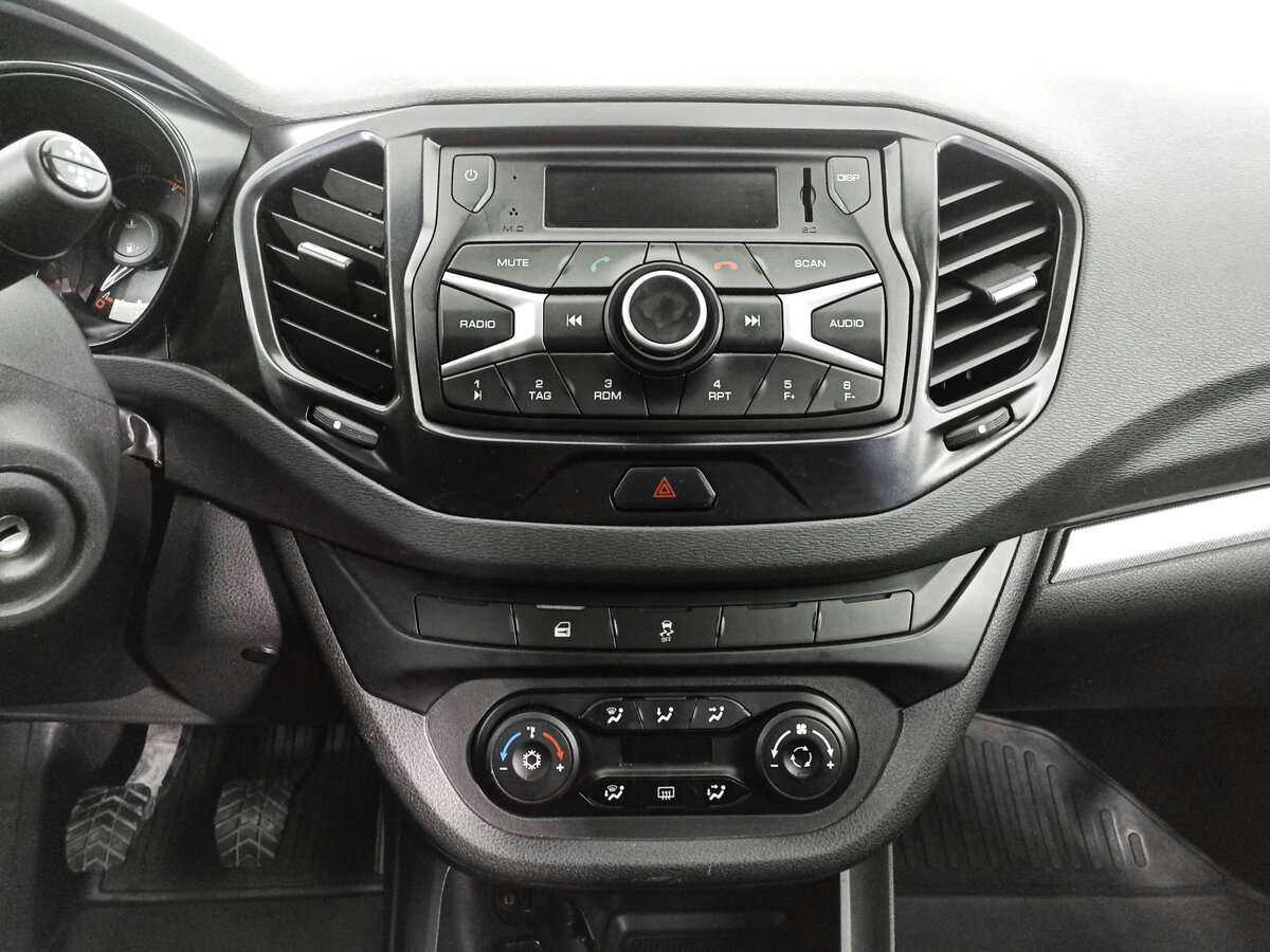 Купить Lada (ВАЗ) Vesta с пробегом. Фото: #12