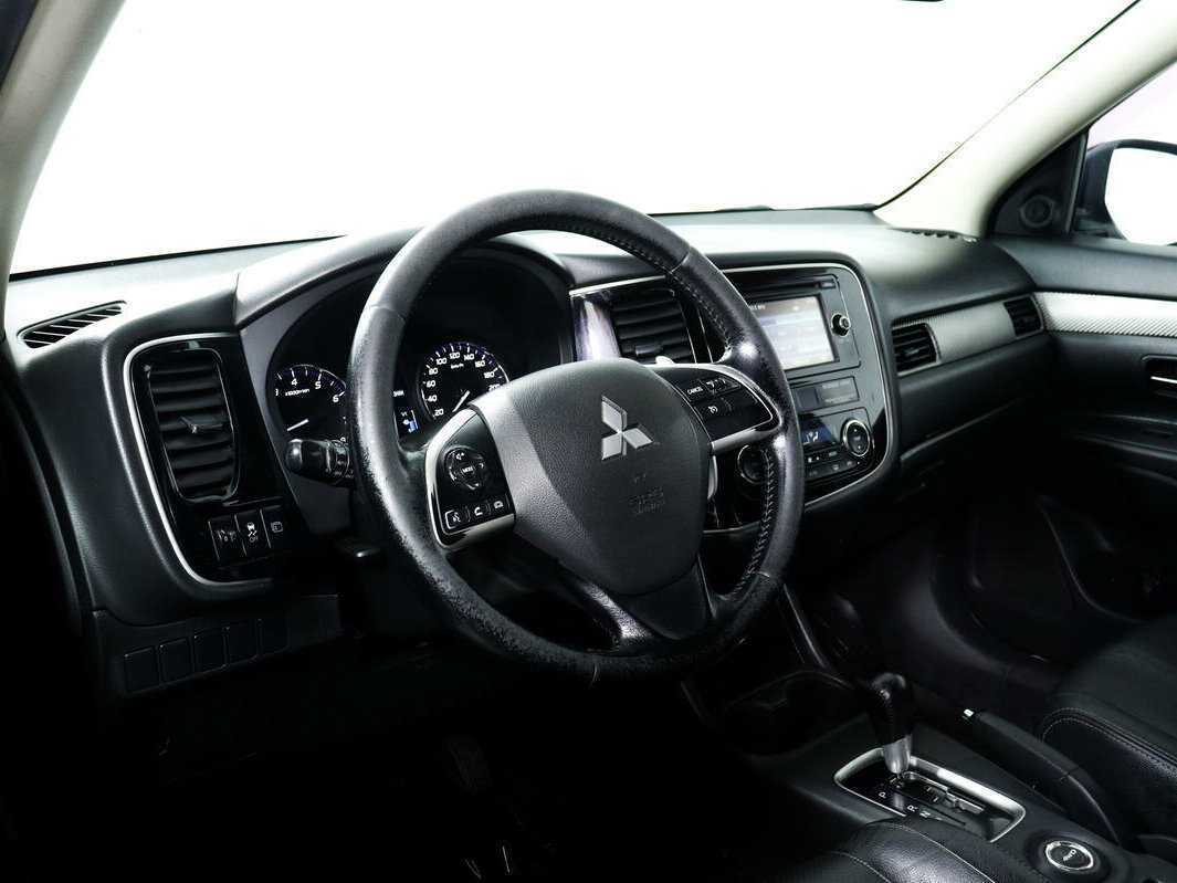 Купить Mitsubishi Outlander с пробегом. Фото: #12