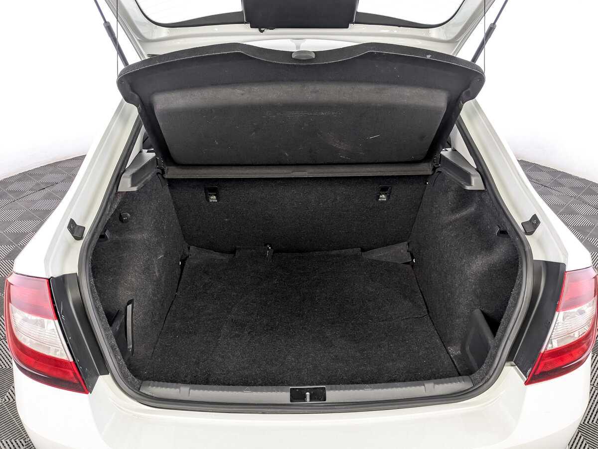 Купить Skoda Rapid с пробегом. Фото: #9
