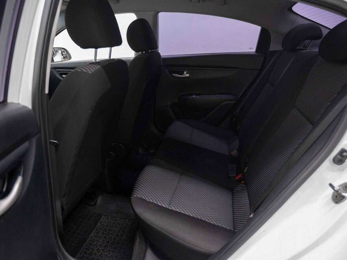 Купить Kia Rio с пробегом. Фото: #8