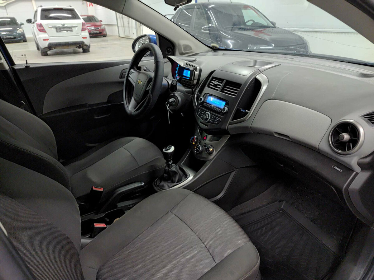 Купить Chevrolet Aveo с пробегом. Фото: #10