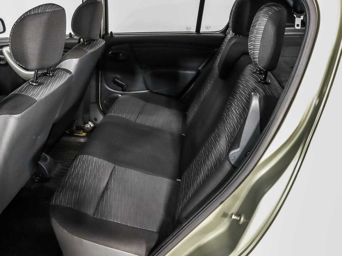 Купить Renault Sandero с пробегом. Фото: #9