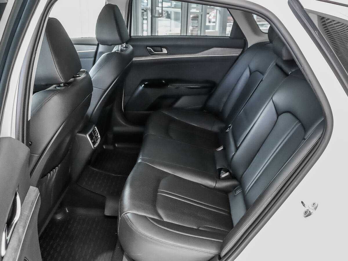 Купить Kia K5 с пробегом. Фото: #11