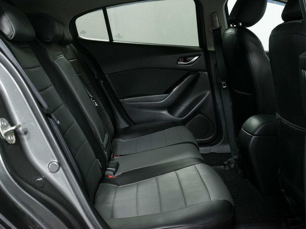 Купить Mazda 3 с пробегом. Фото: #8