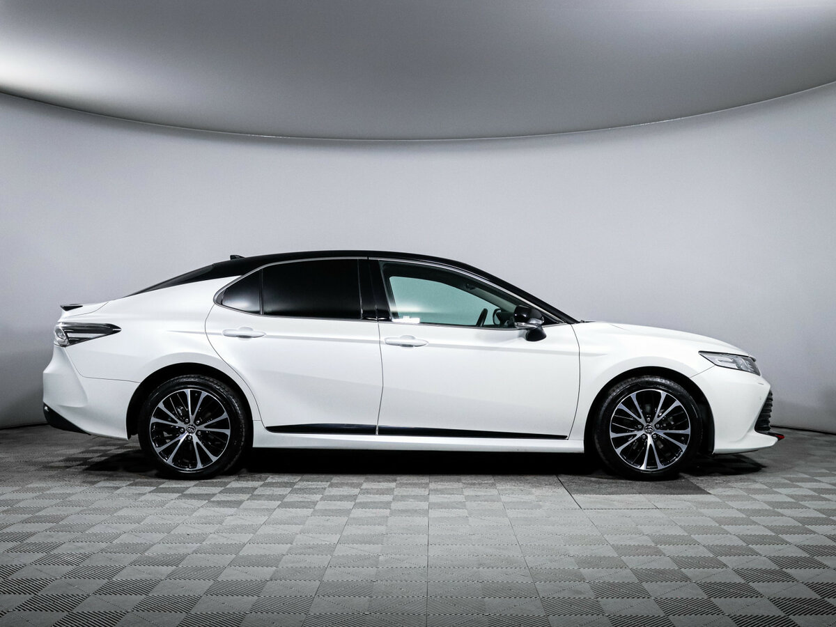 Купить Toyota Camry с пробегом. Фото: #3
