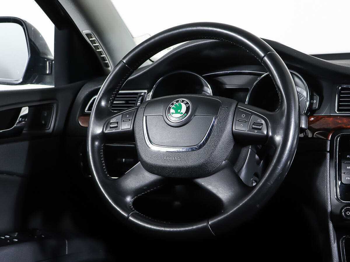 Купить Skoda Superb с пробегом. Фото: #17